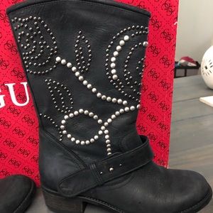 Guess boots